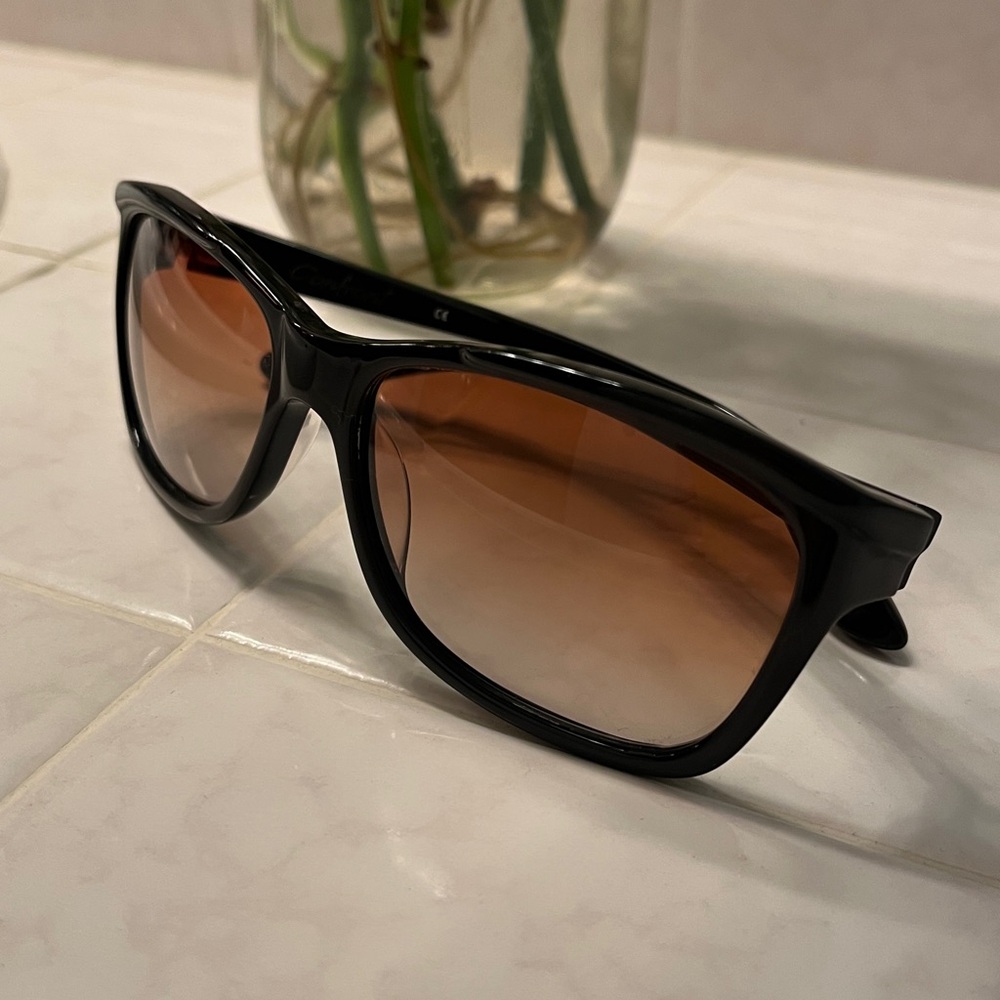 Oakley Sunglasses - Picture 2 of 5